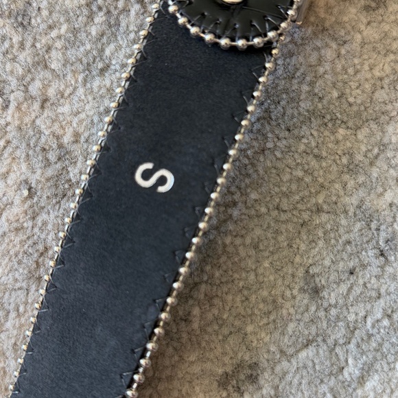 Women Western Rhinestone Studded Leather Belt - Picture 9 of 10